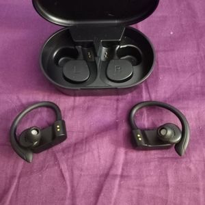 Truewireless earbuds